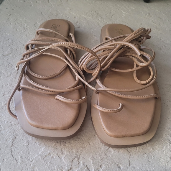 Size 8 Seychelles Lilac Ankle Wrap Flat Tan Gladiator Women Sandals - Picture 1 of 7